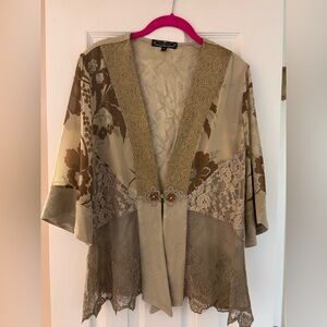 Vintage-Inspired Floral Lace Kimono Jacket - Taupe & Brown